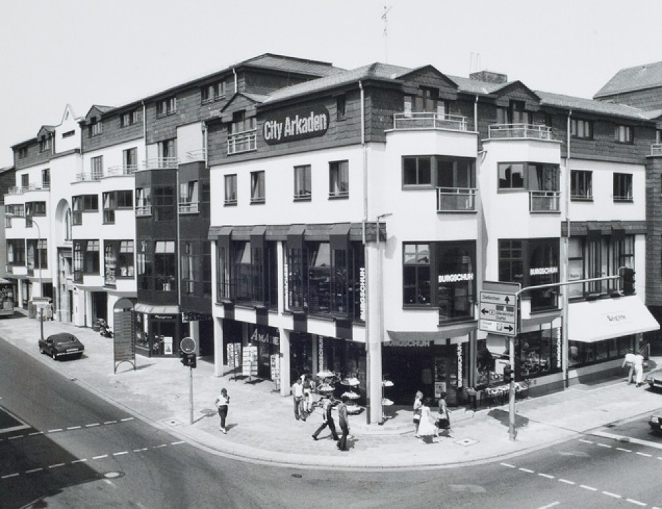 Fabrik- und Bürobauten